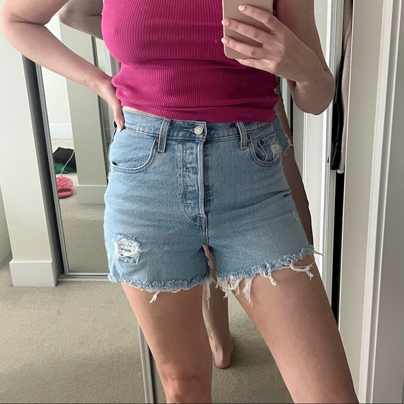 Levi Ribcage Shorts - Picture 11 of 12